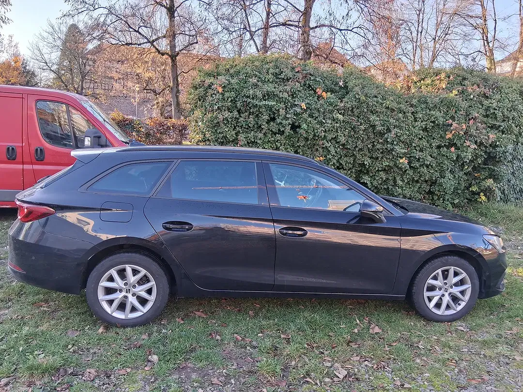 SEAT Leon - Thumbnail 3