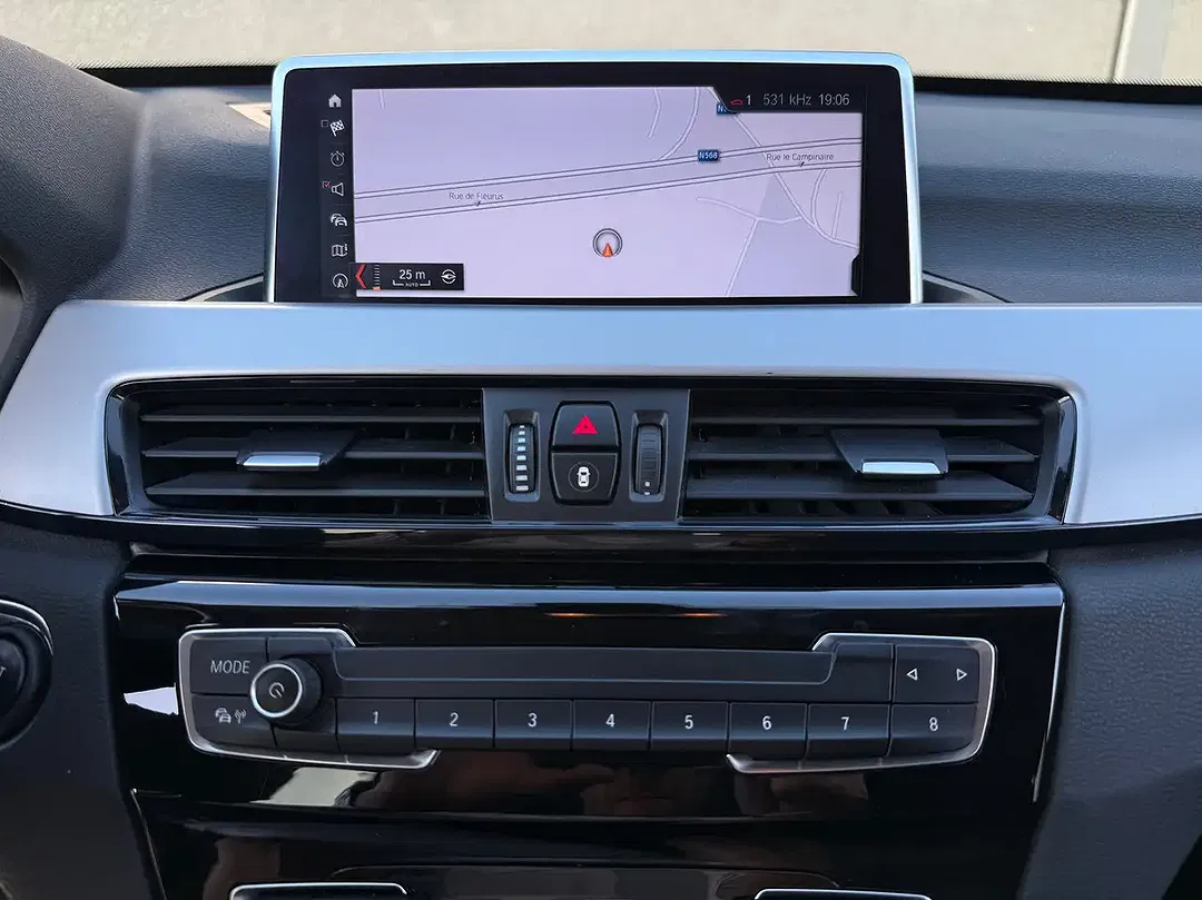 BMW X1 - Thumbnail 11