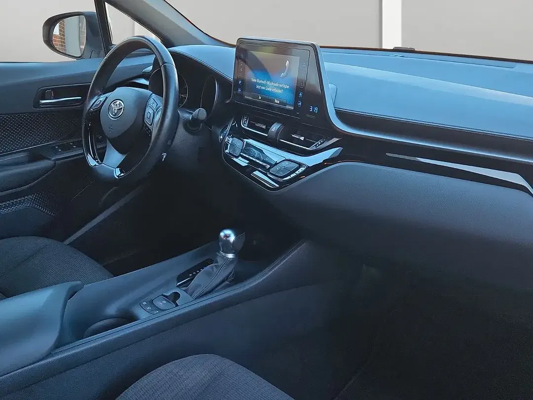 Toyota C-HR - Thumbnail 5