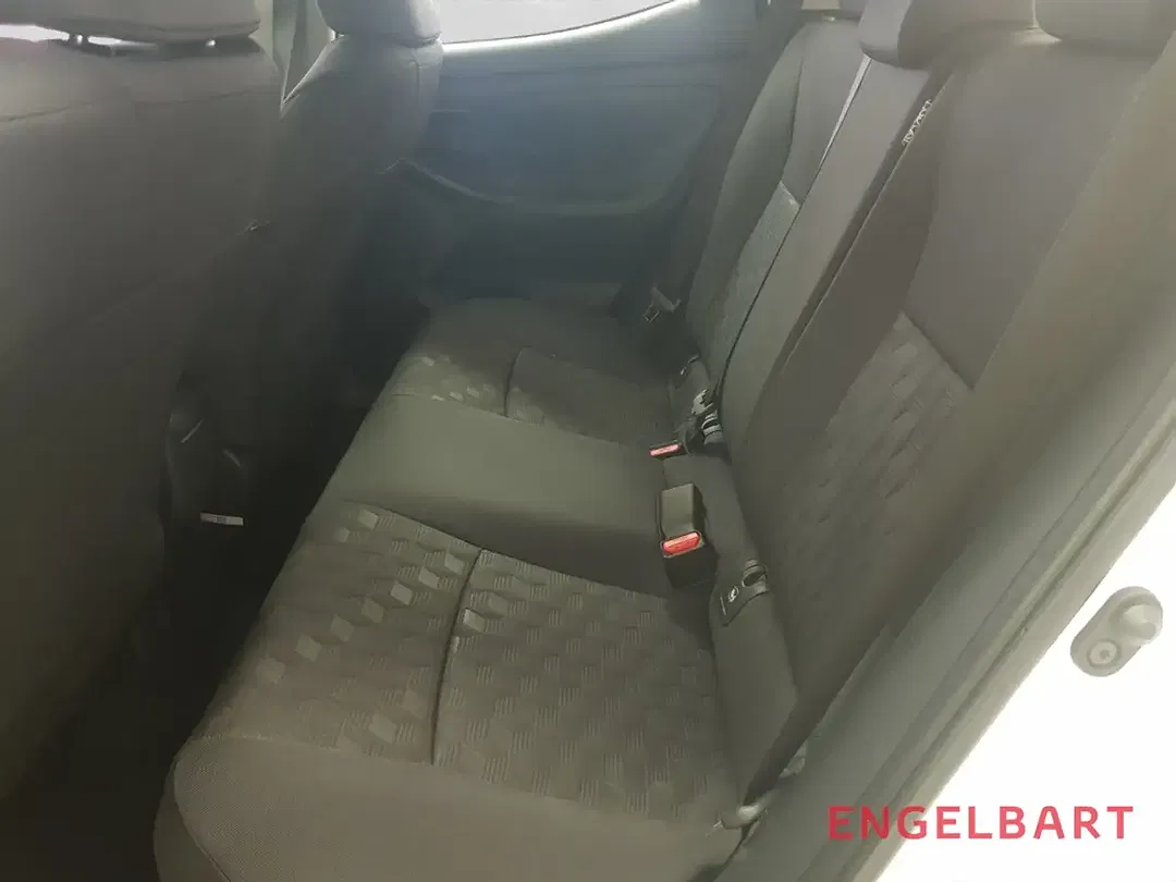 Toyota Yaris - Thumbnail 11