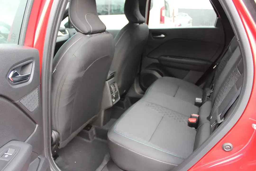 Renault Captur - Thumbnail 12