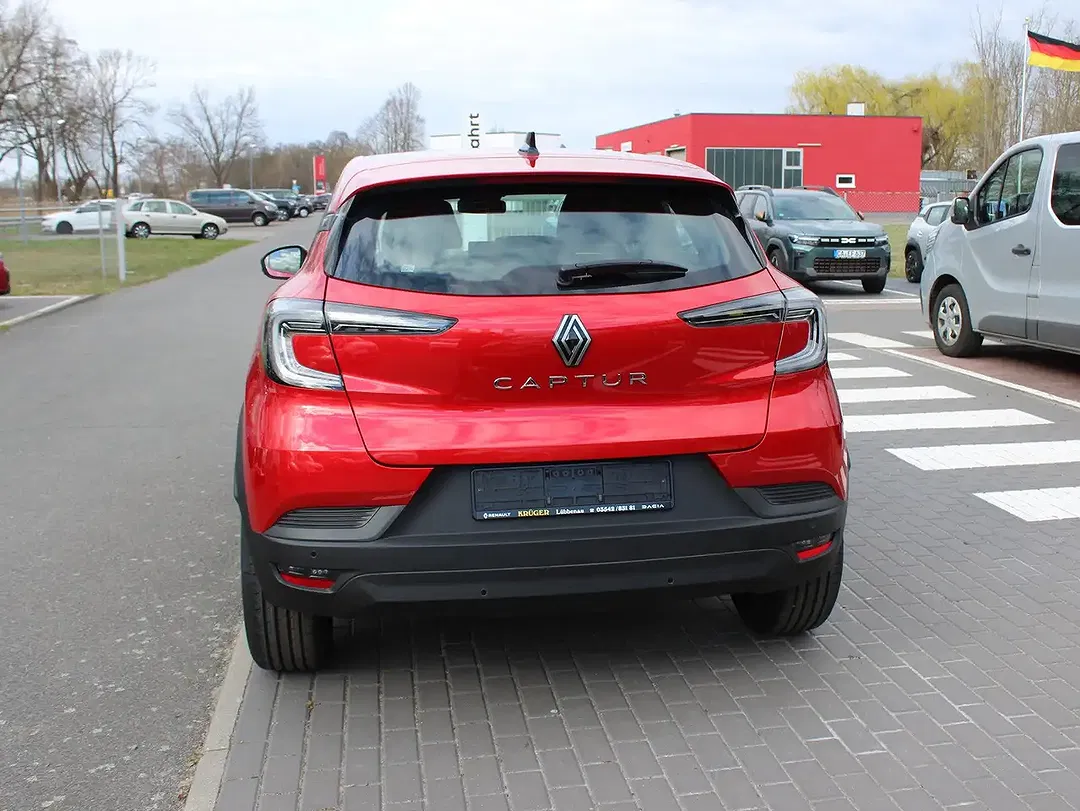 Renault Captur - Thumbnail 3