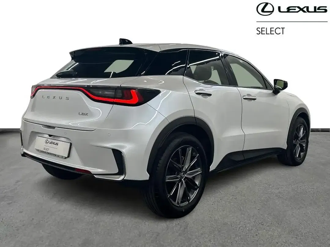 Lexus LBX - Thumbnail 15