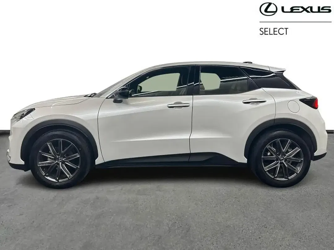 Lexus LBX - Thumbnail 3