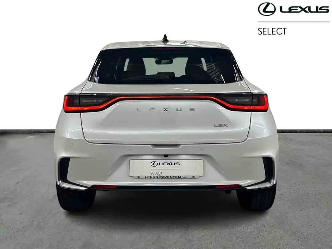 Lexus LBX - Thumbnail 4