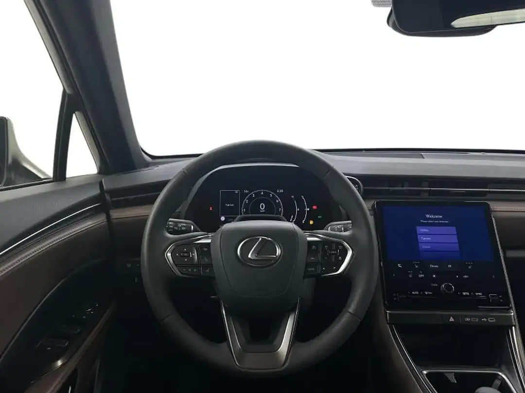 Lexus LBX - Thumbnail 8
