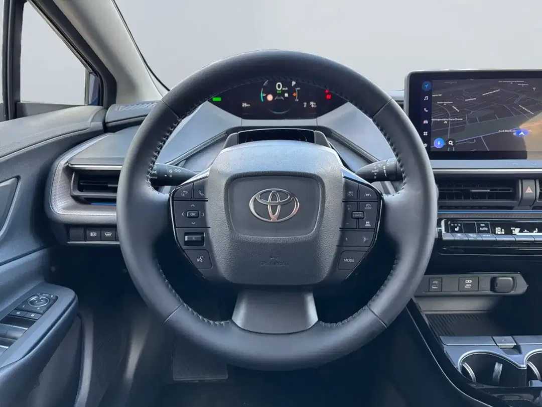 Toyota Prius - Thumbnail 10