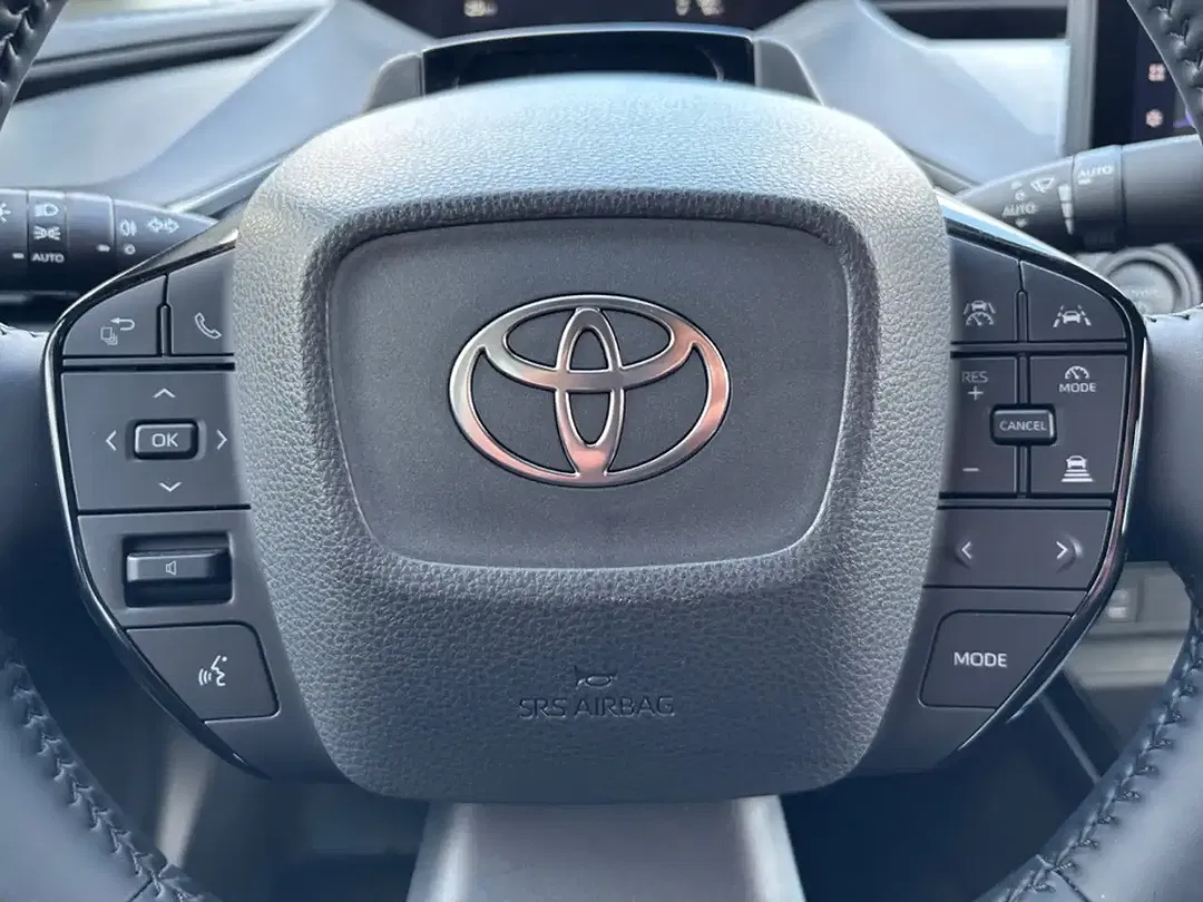 Toyota Prius - Thumbnail 11