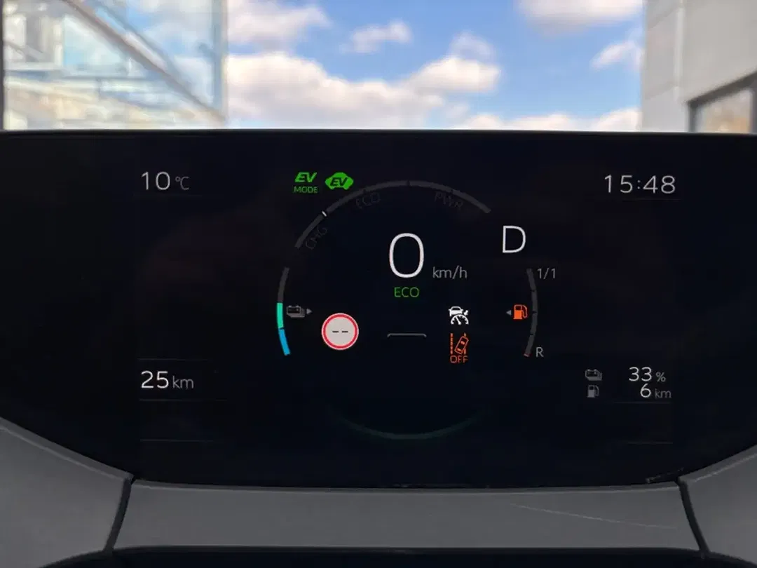Toyota Prius - Thumbnail 12