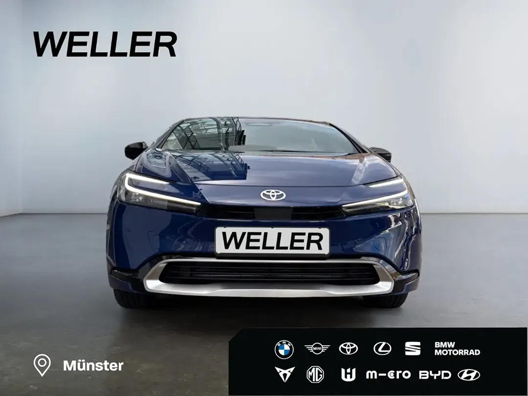 Toyota Prius - Thumbnail 2