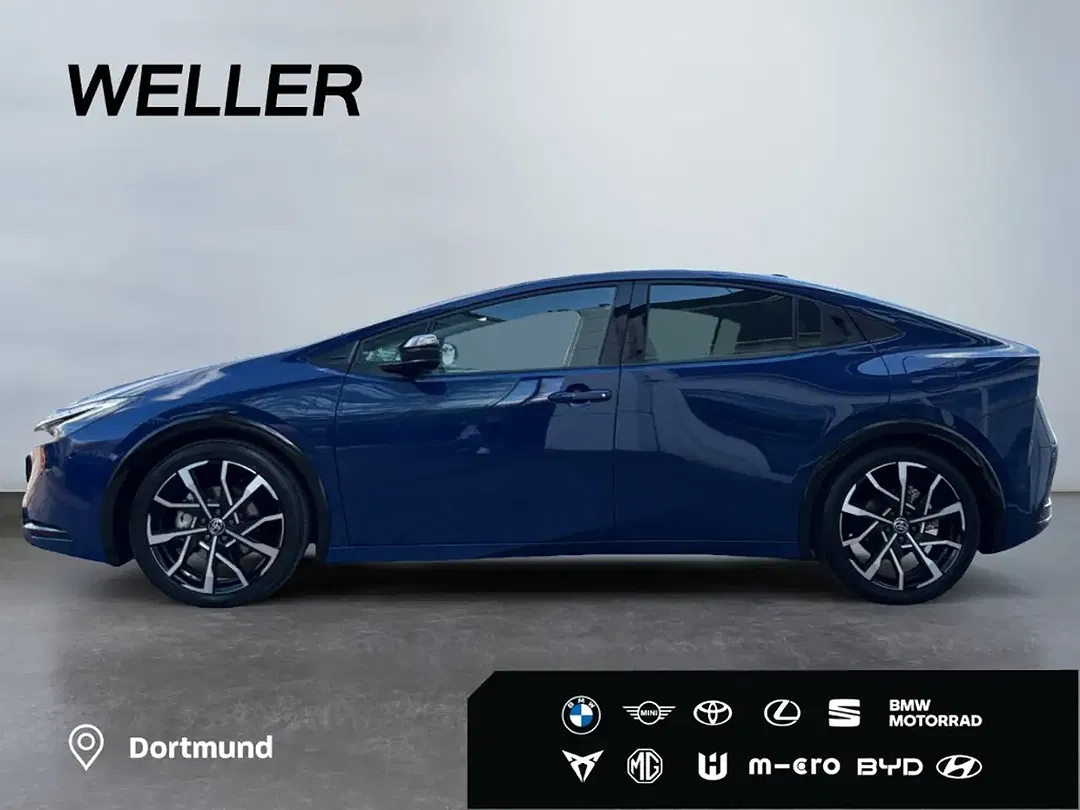 Toyota Prius - Thumbnail 4