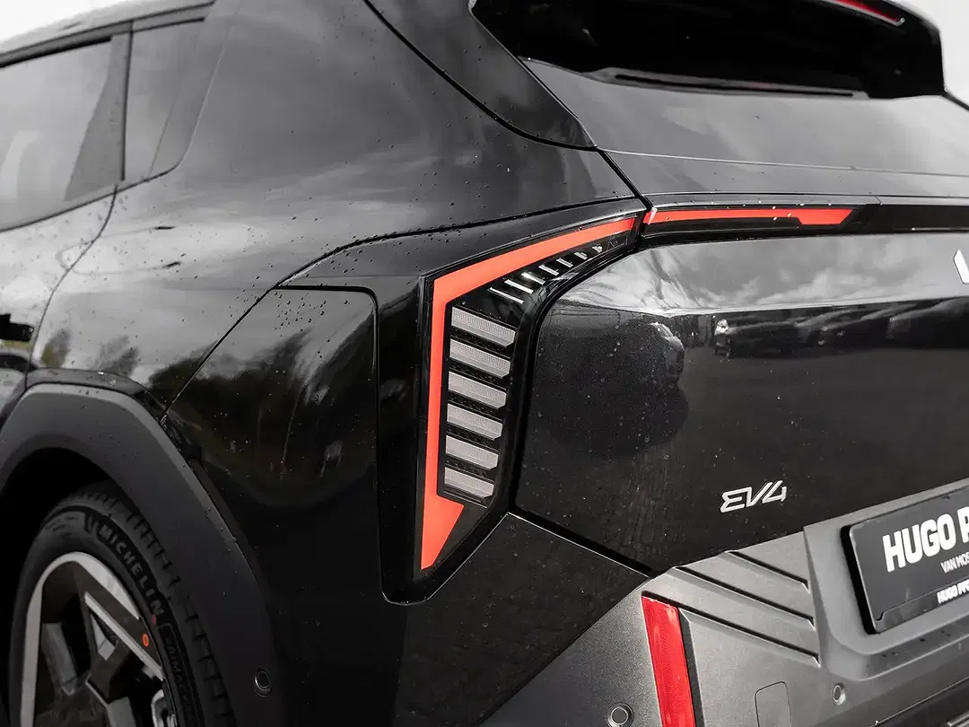 Kia EV4 - Thumbnail 4