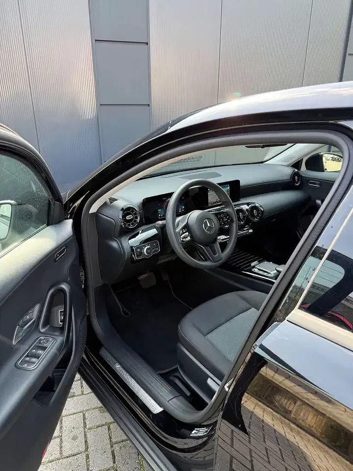 Mercedes-Benz A 250 - Thumbnail 10