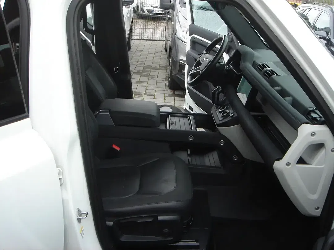 Land Rover Defender - Thumbnail 8