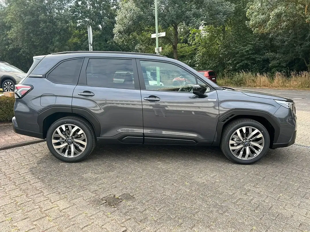 Subaru Forester - Thumbnail 4
