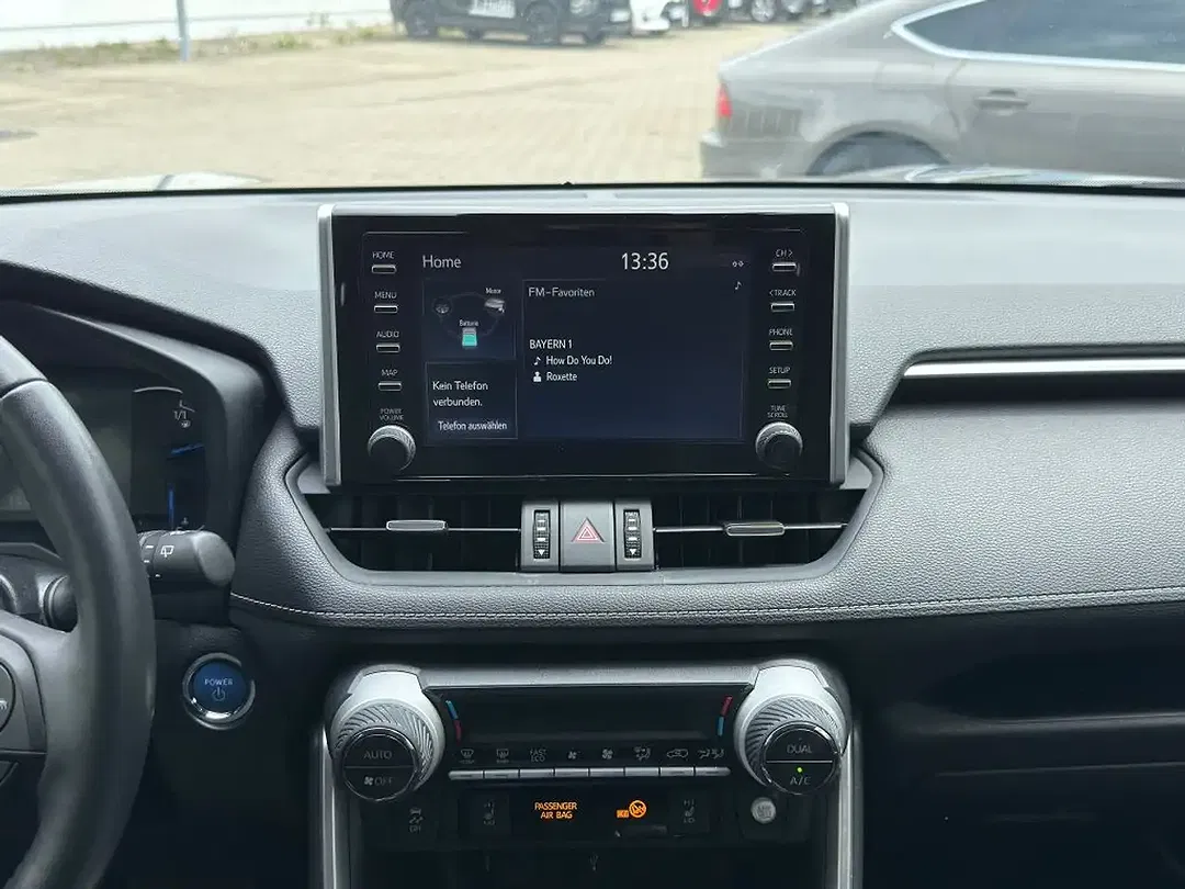 Toyota RAV 4 - Thumbnail 9