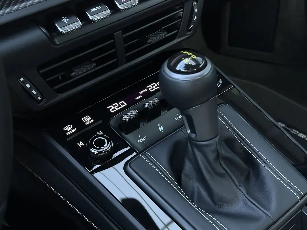 Porsche 992 - Thumbnail 11