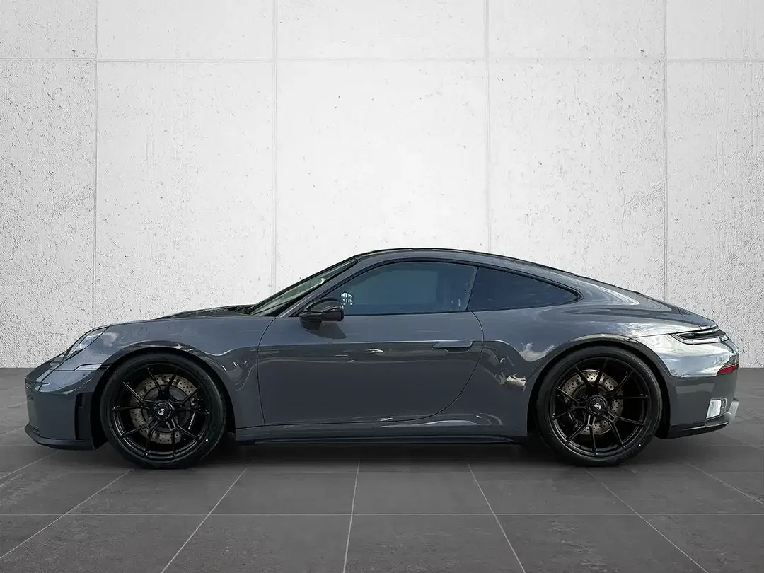 Porsche 992 - Thumbnail 2