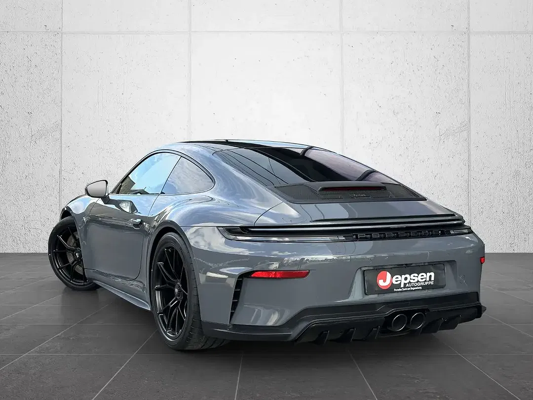 Porsche 992 - Thumbnail 3