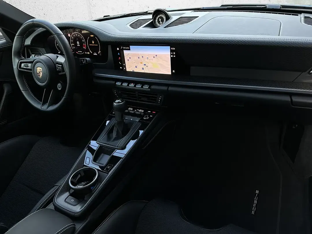 Porsche 992 - Thumbnail 9