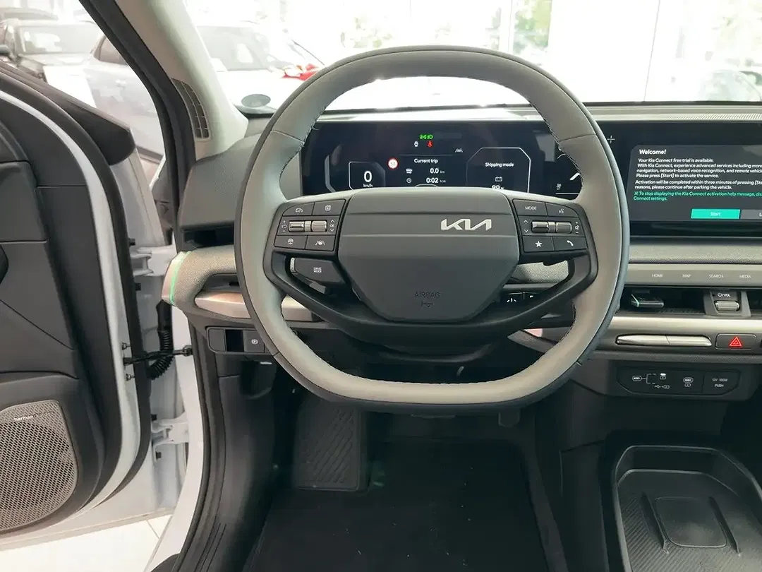 Kia EV4 - Thumbnail 10