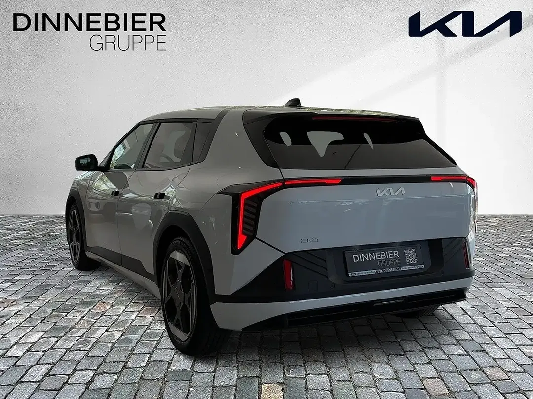 Kia EV4 - Thumbnail 2