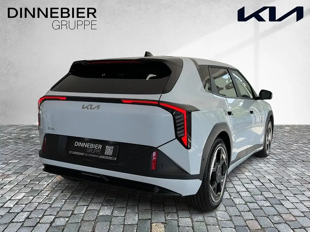 Kia EV4 - Thumbnail 3