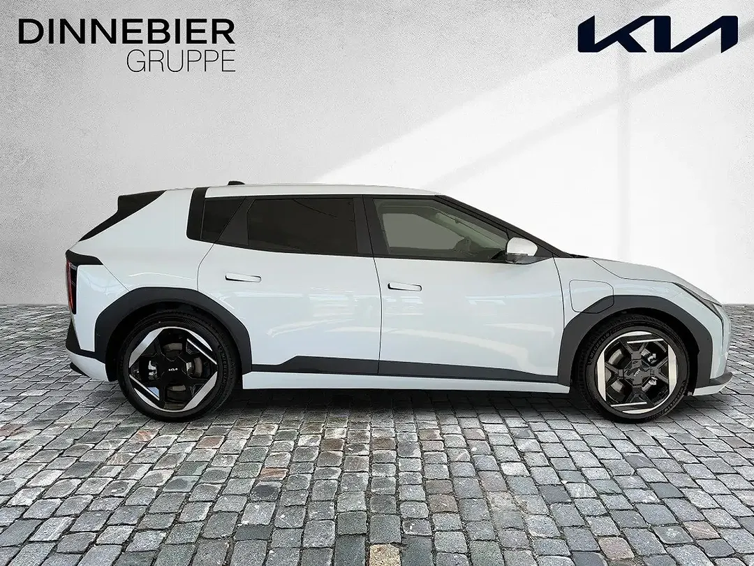 Kia EV4 - Thumbnail 4