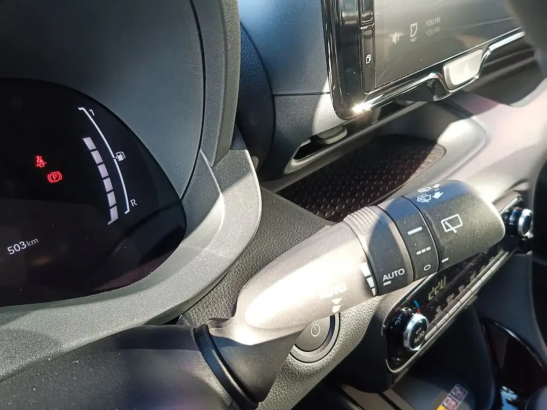 Toyota Yaris - Thumbnail 10