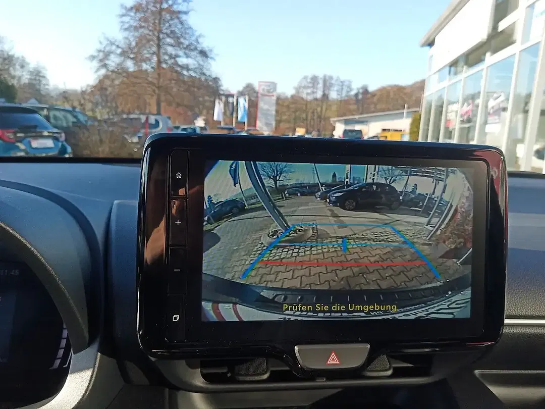 Toyota Yaris - Thumbnail 13