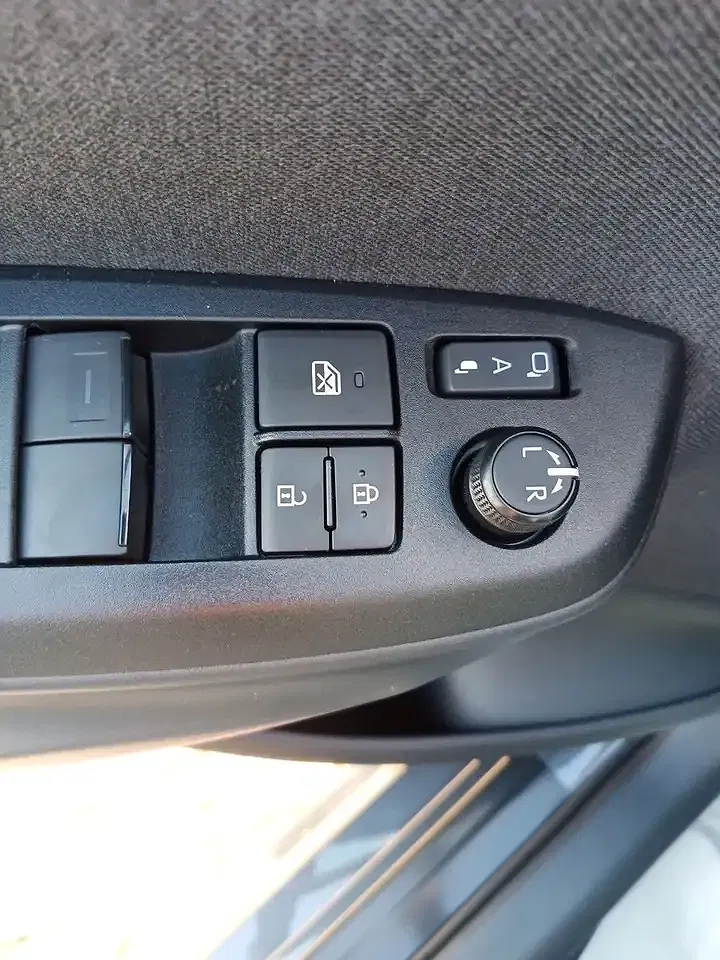 Toyota Yaris - Thumbnail 17
