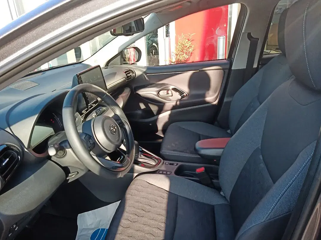 Toyota Yaris - Thumbnail 18