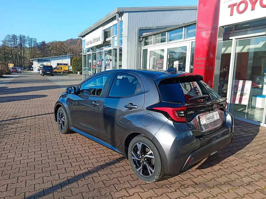 Toyota Yaris - Thumbnail 3