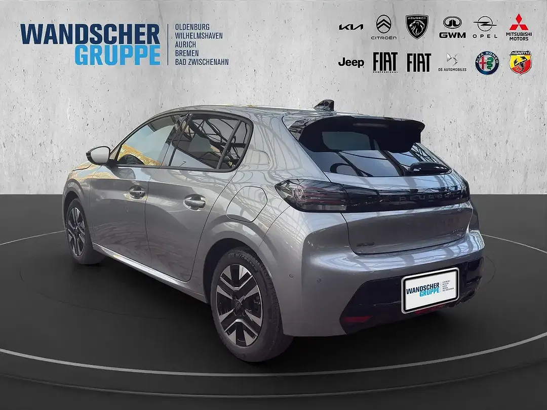 Peugeot 208 - Thumbnail 3