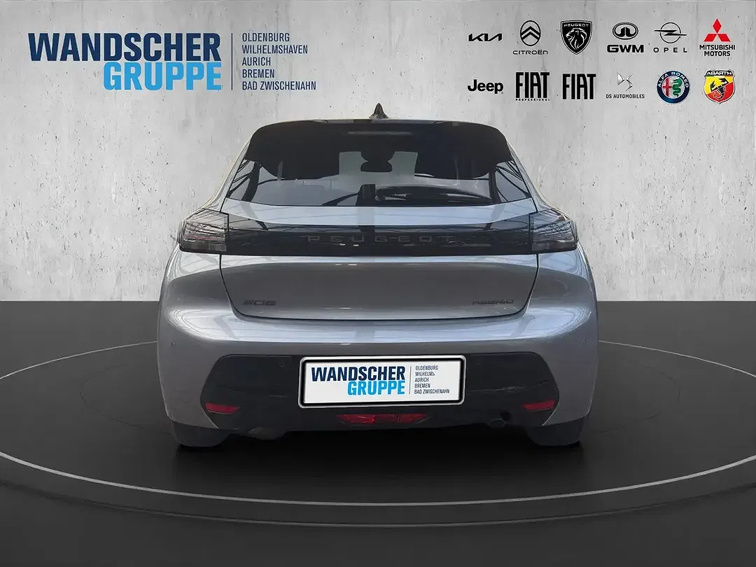 Peugeot 208 - Thumbnail 4