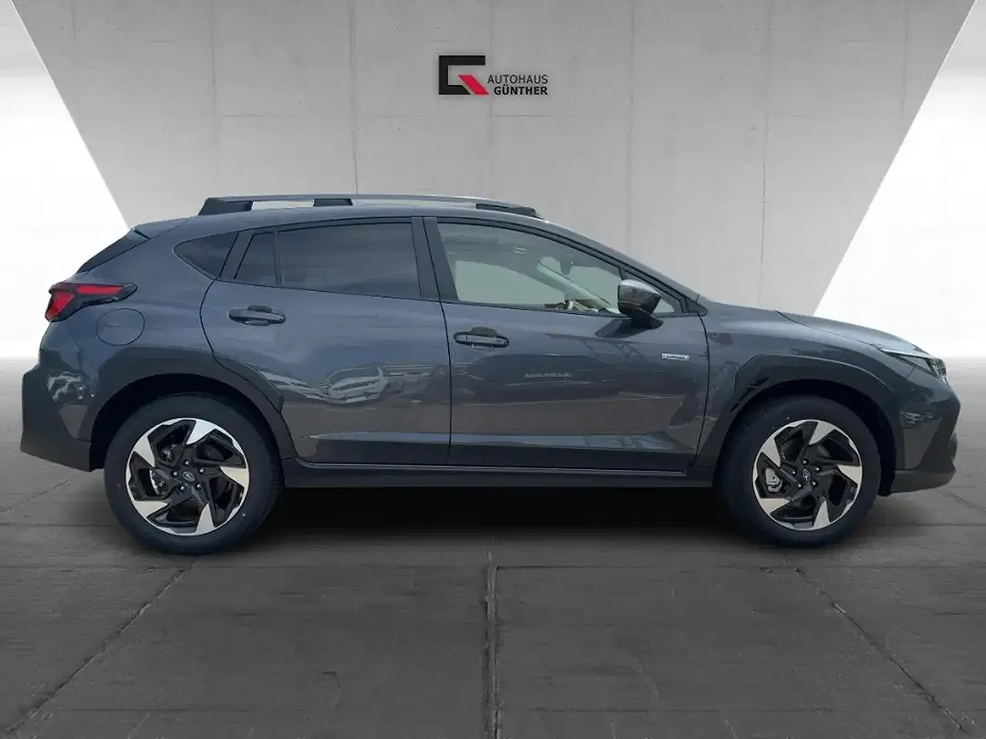 Subaru Crosstrek - Thumbnail 4