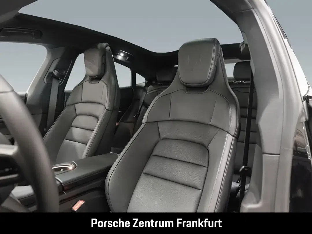 Porsche Taycan - Thumbnail 12