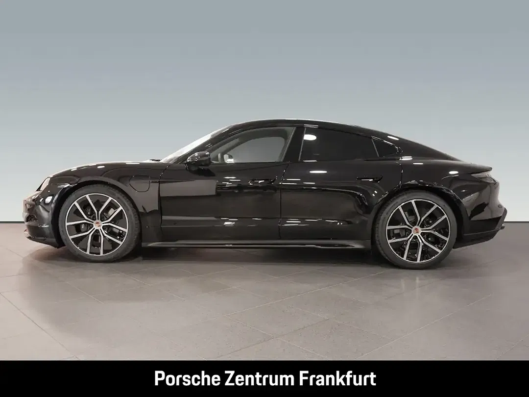 Porsche Taycan - Thumbnail 2