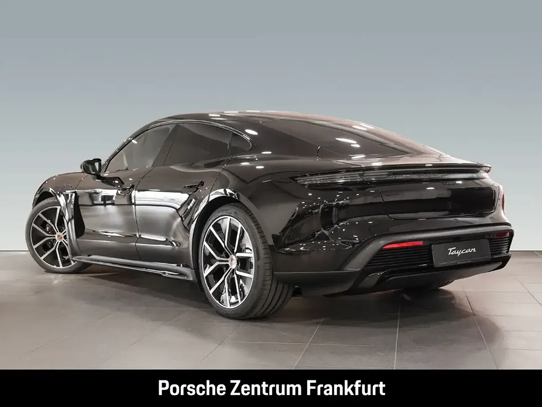Porsche Taycan - Thumbnail 3