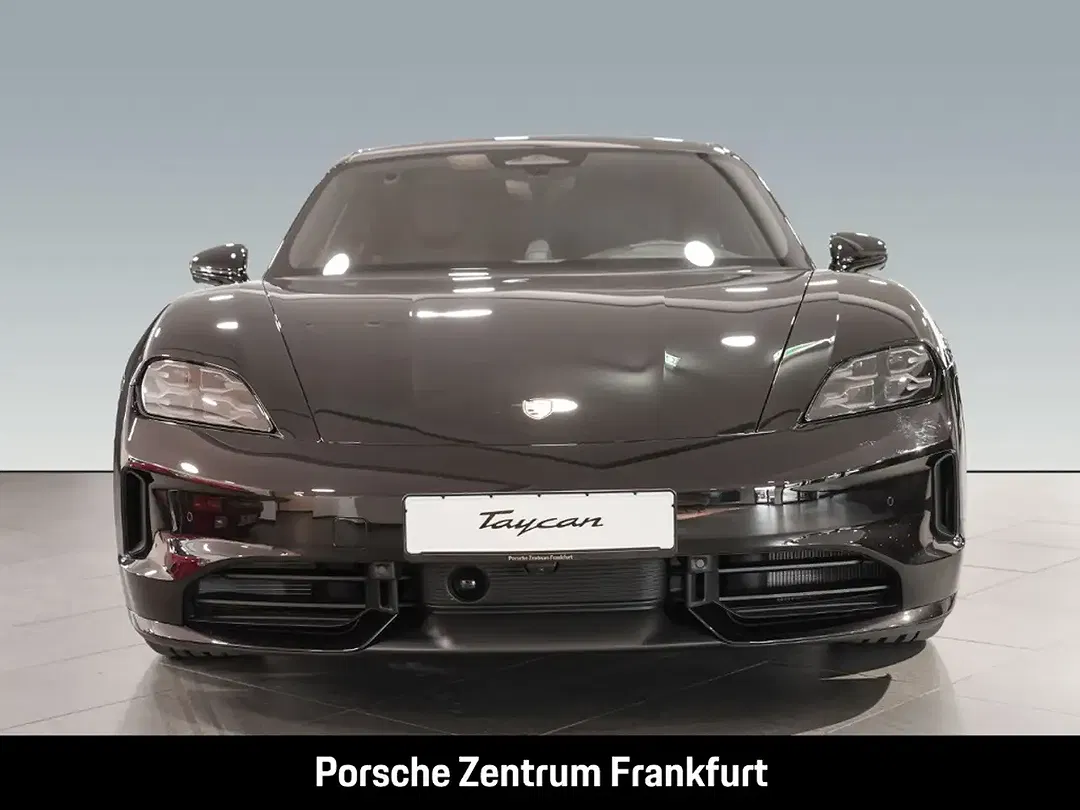 Porsche Taycan - Thumbnail 4