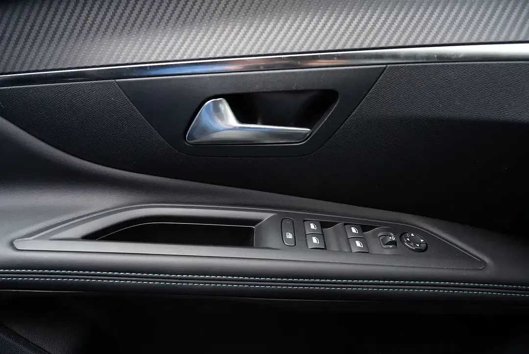 Peugeot 3008 - Thumbnail 13