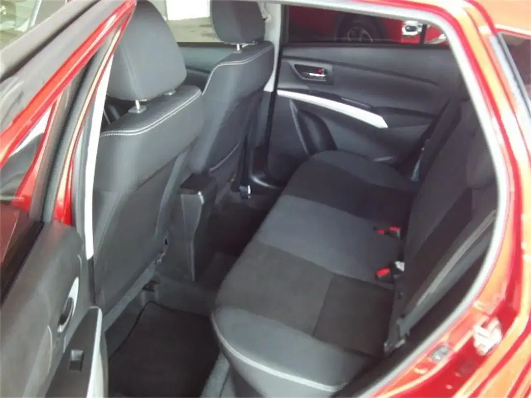 Suzuki SX4 S-Cross - Thumbnail 11
