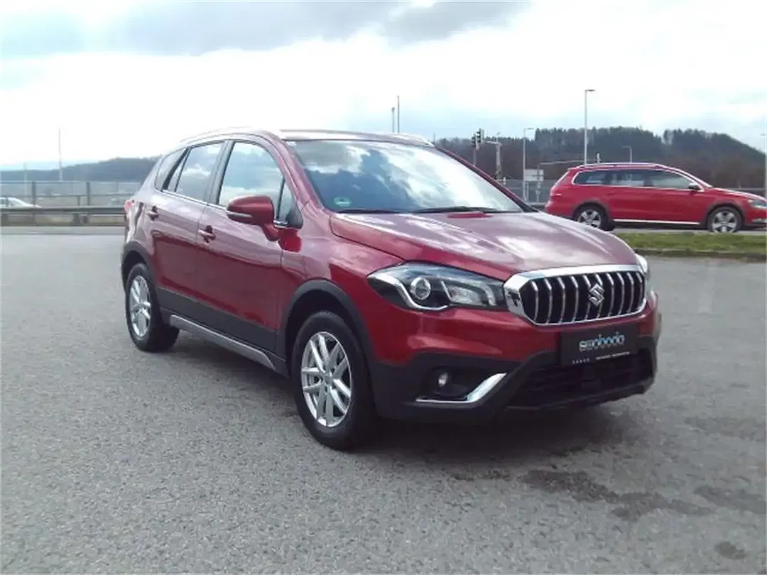 Suzuki SX4 S-Cross - Thumbnail 4