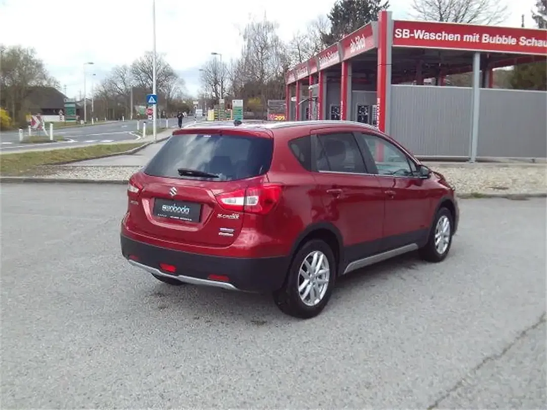 Suzuki SX4 S-Cross - Thumbnail 5