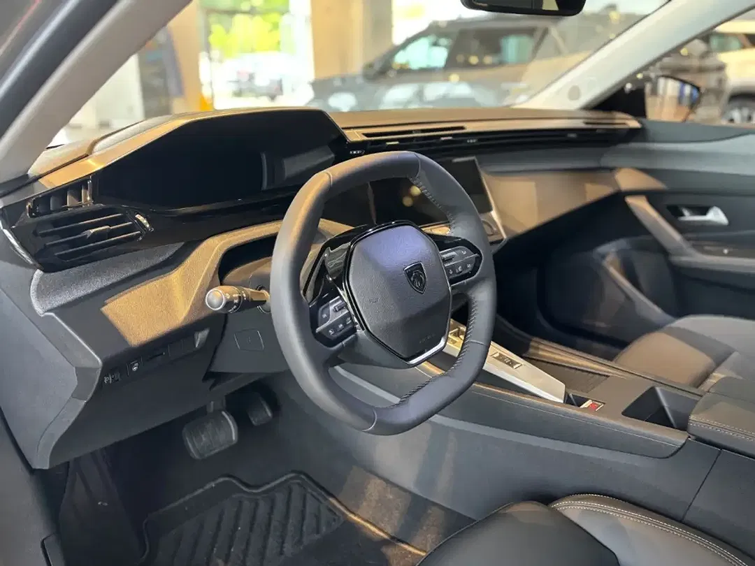 Peugeot 308 - Thumbnail 8