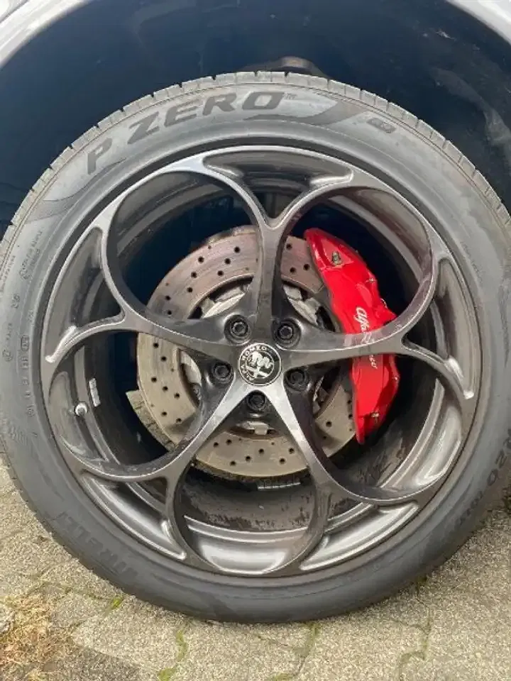 Alfa Romeo Stelvio - Thumbnail 12