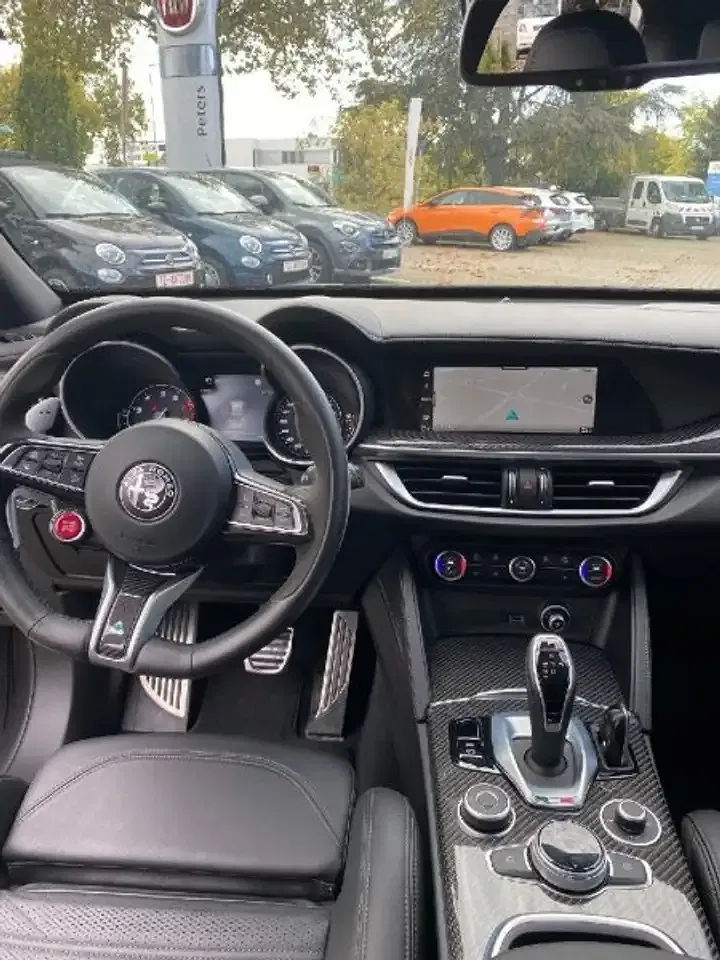 Alfa Romeo Stelvio - Thumbnail 13