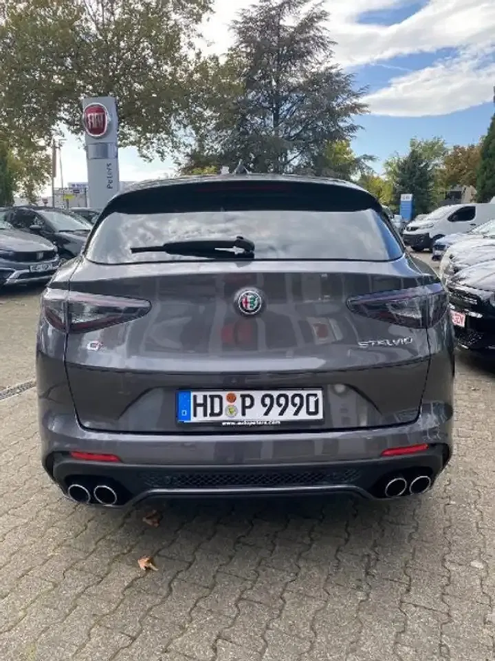 Alfa Romeo Stelvio - Thumbnail 5
