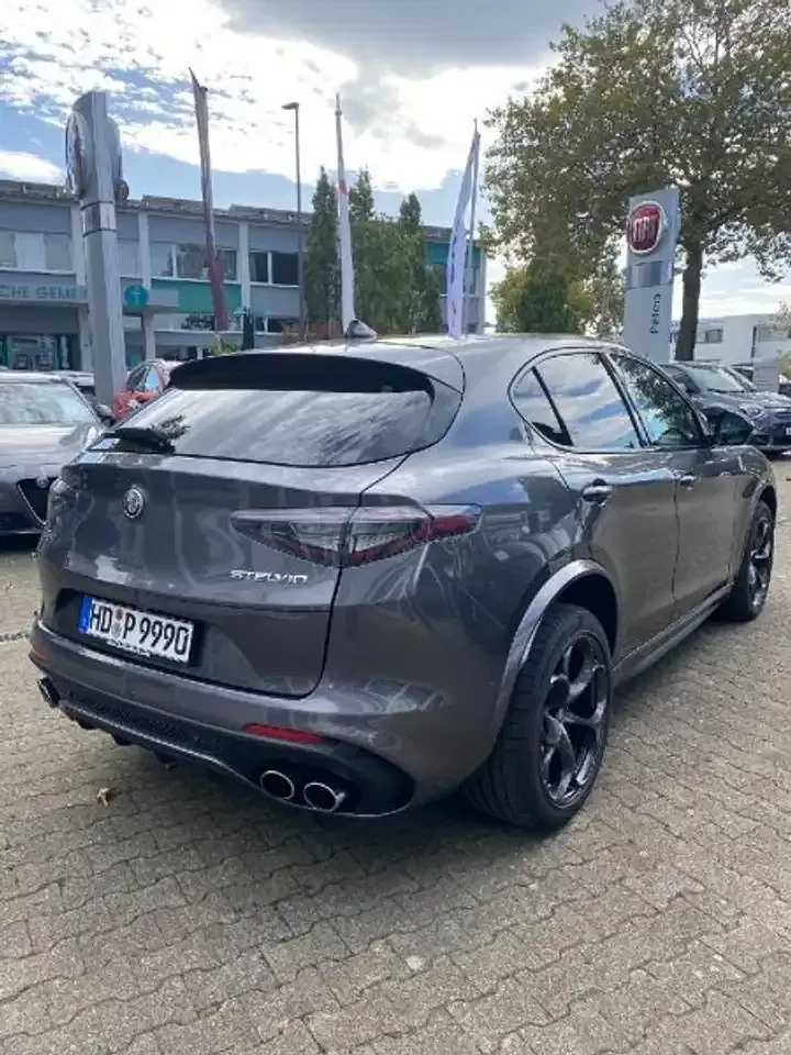 Alfa Romeo Stelvio - Thumbnail 6