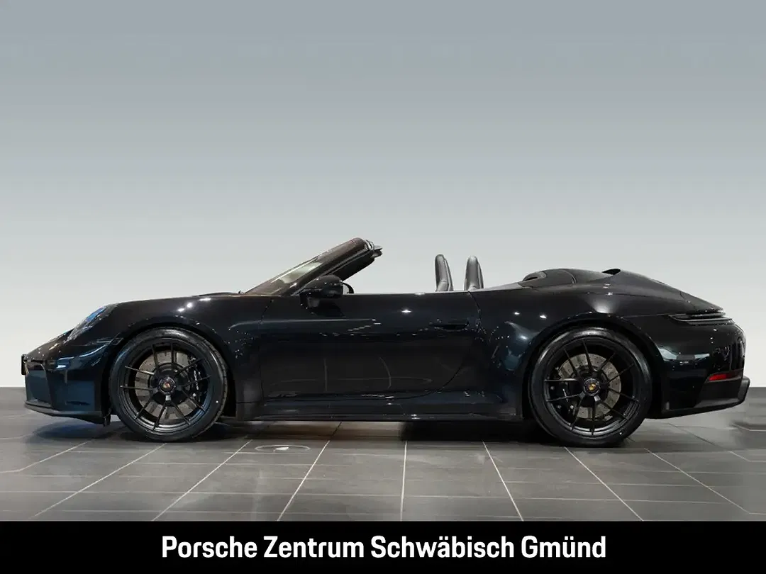 Porsche 992 - Thumbnail 2